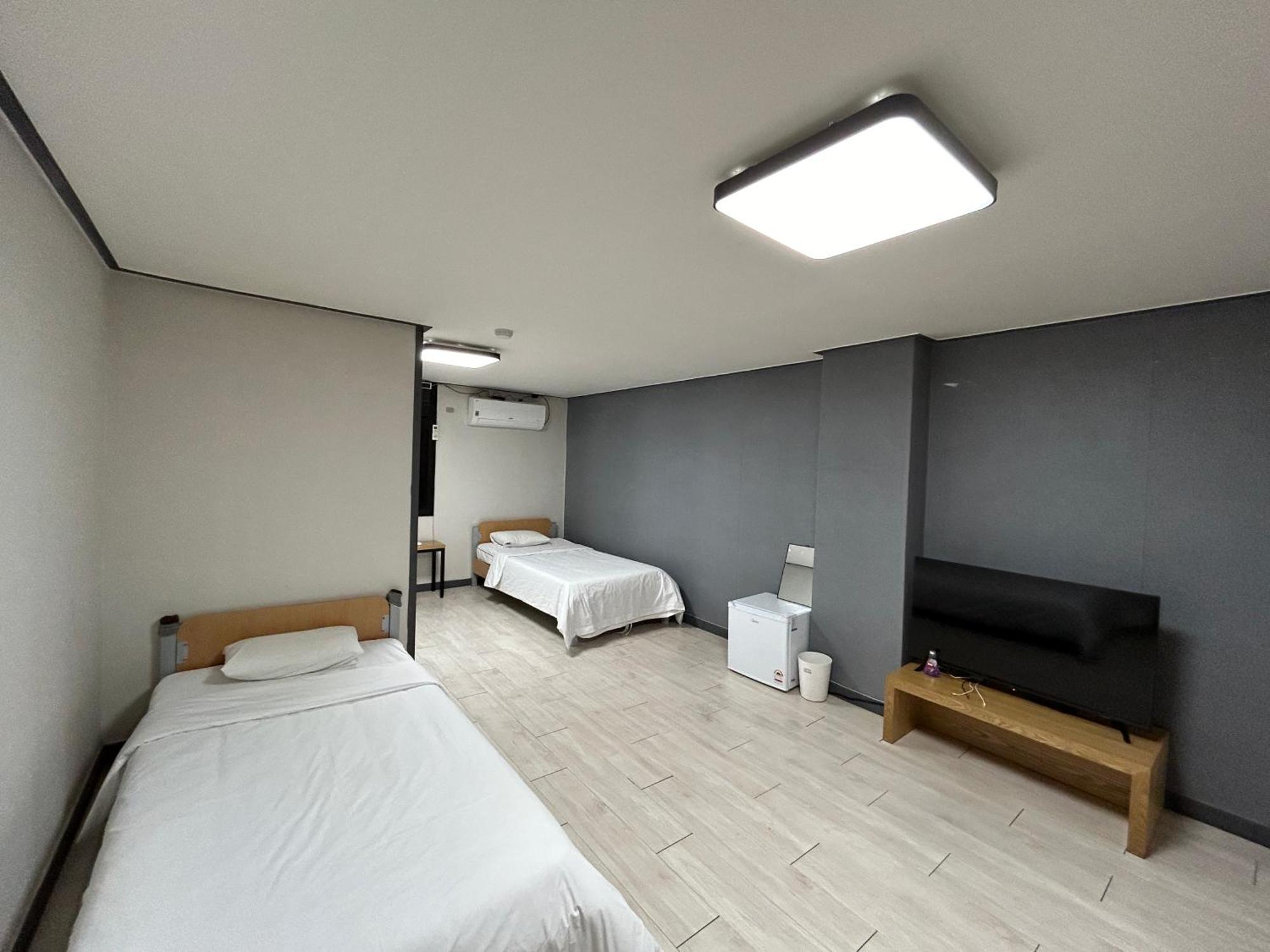 Deluxe Motel Geoje Oda fotoğraf