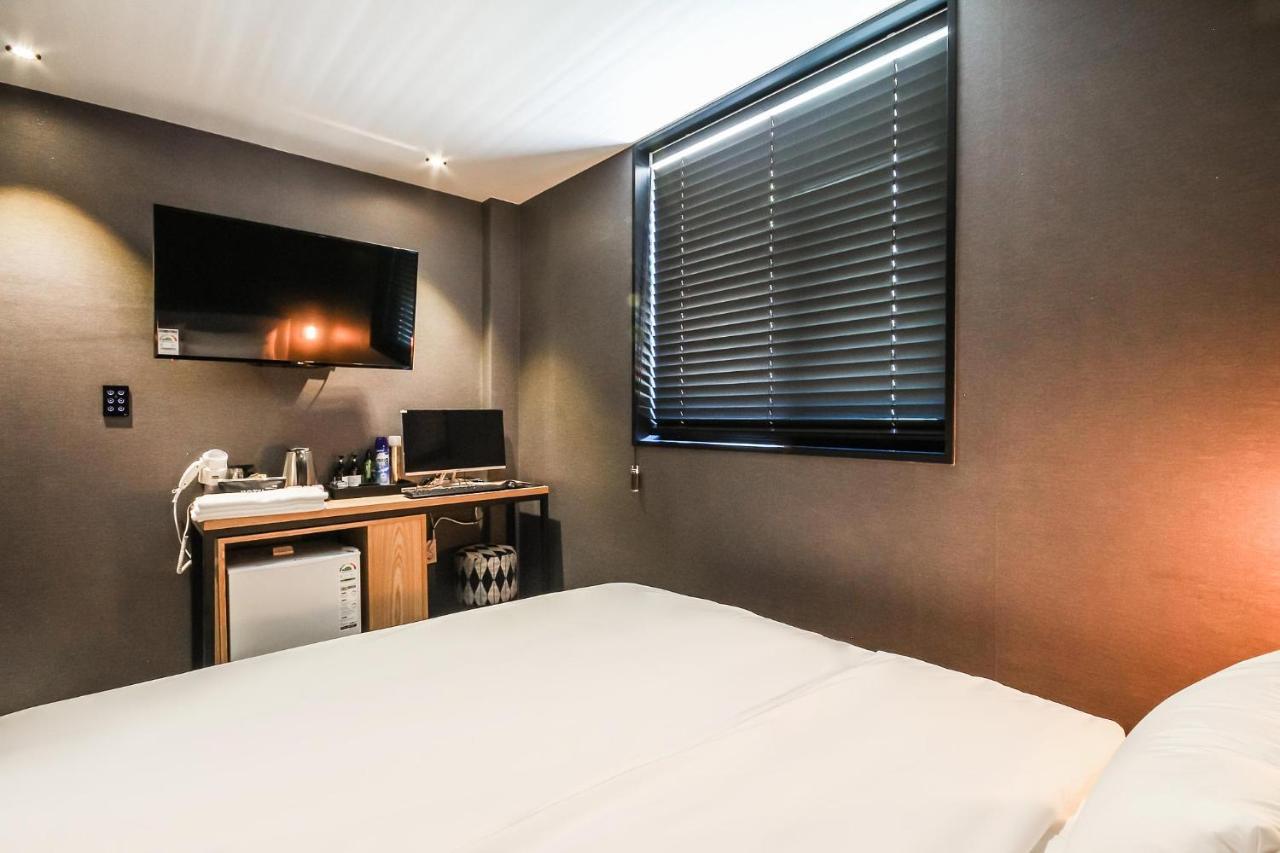 Deluxe Motel Geoje Dış mekan fotoğraf