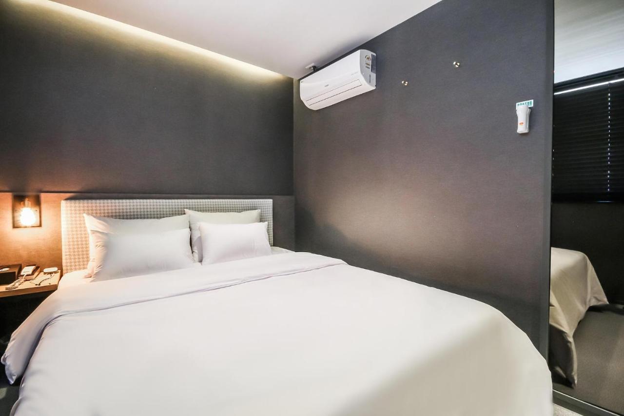 Deluxe Motel Geoje Dış mekan fotoğraf