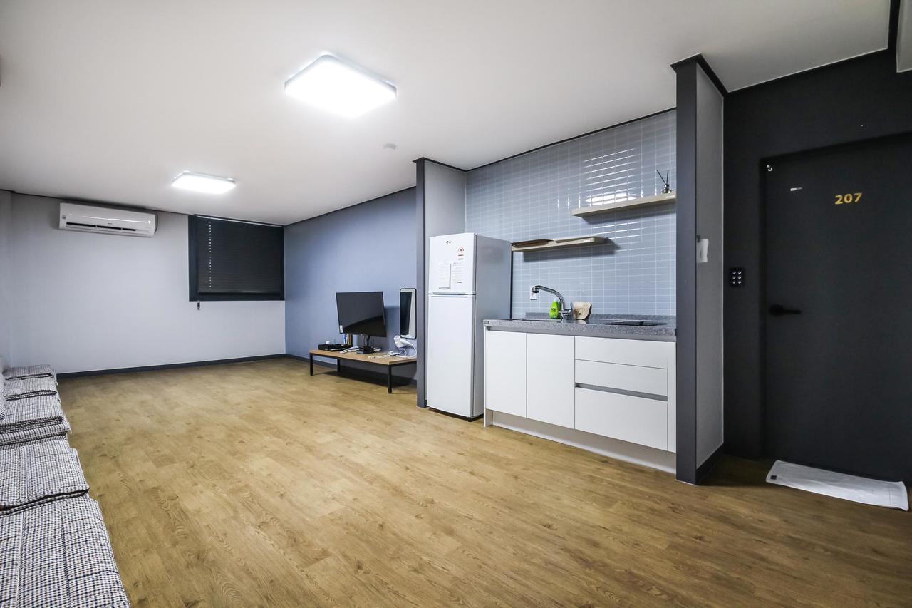Deluxe Motel Geoje Dış mekan fotoğraf