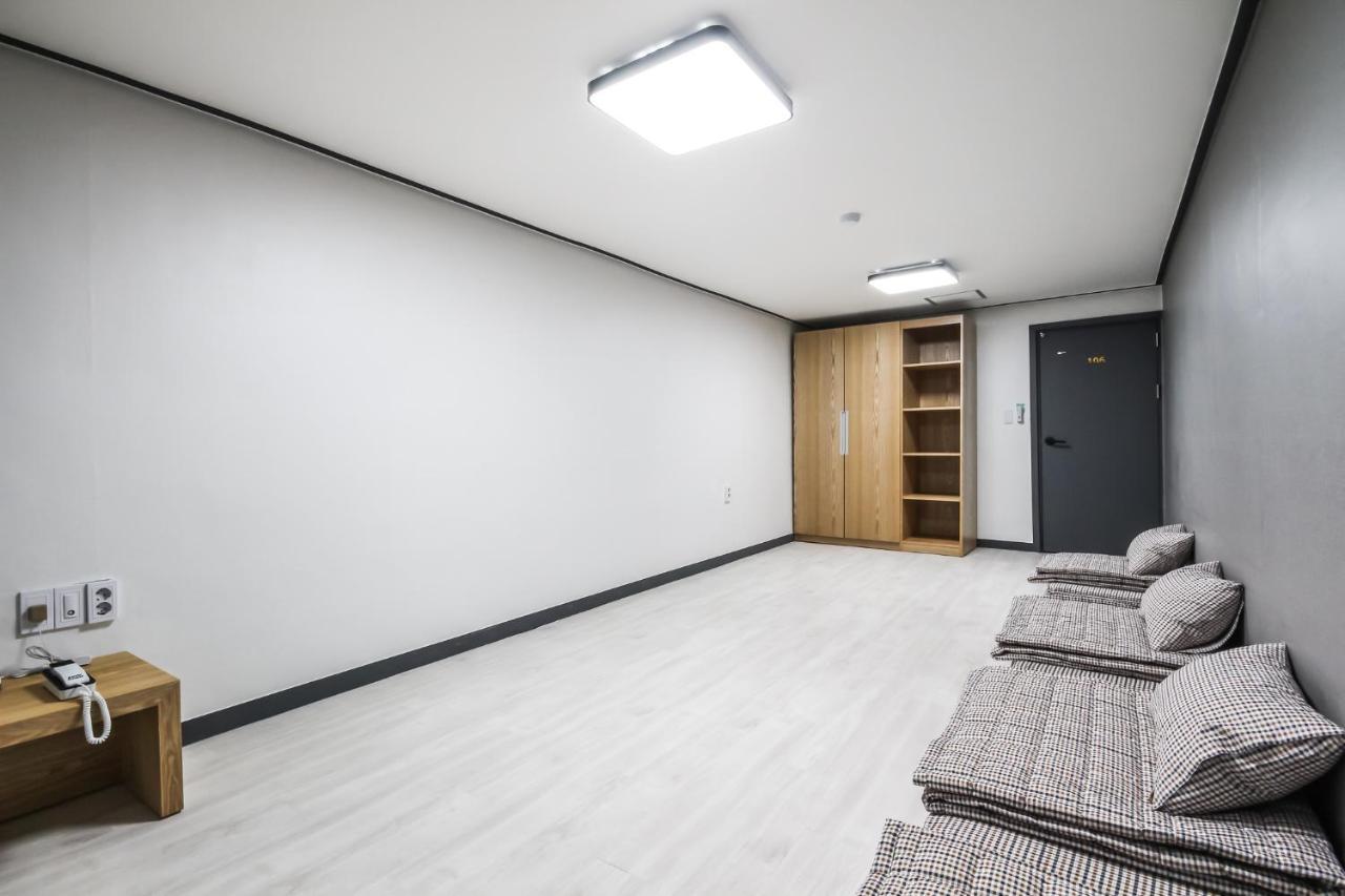 Deluxe Motel Geoje Dış mekan fotoğraf